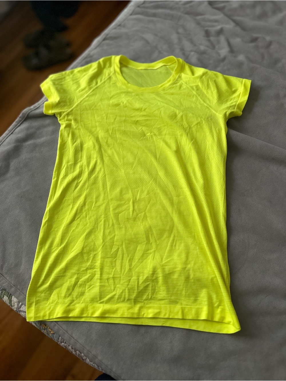 Lululemon Swiftly long crew workout Tee. Worn 3 times.